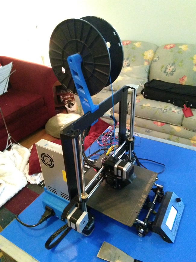 The DIY i3 with its newly installed spool holder in use.